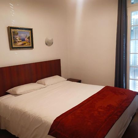 Hotel Le Postillon Pau Ngoại thất bức ảnh